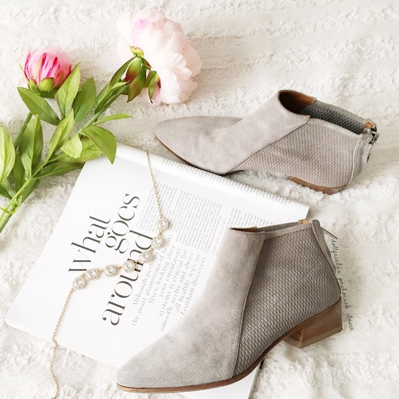 aquatalia grey suede boots